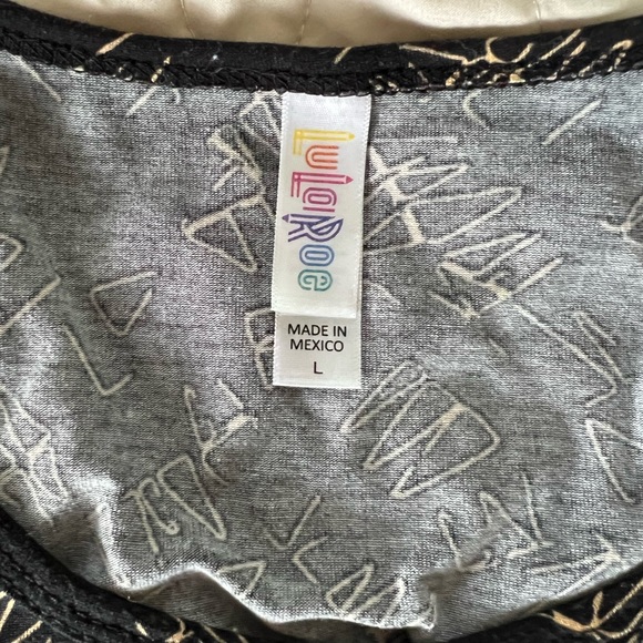 Black Patterned Lularoe Top - Picture 7 of 7